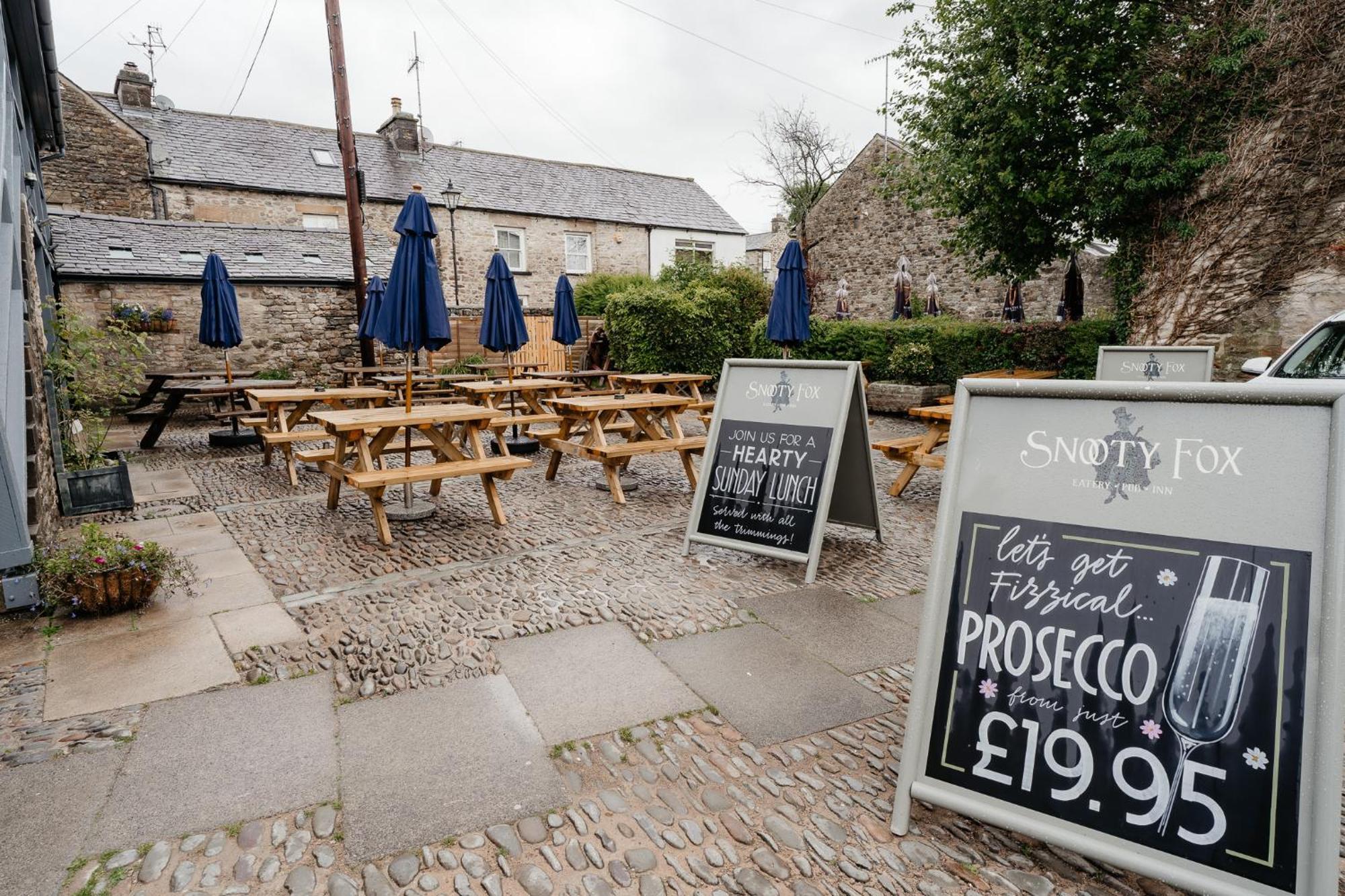 Snooty Fox Hotel Kirkby Lonsdale Exterior photo